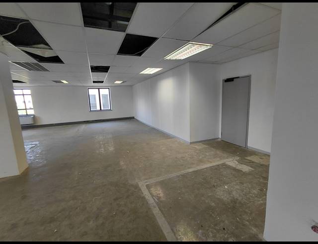 155M² OFFICE TO LET IN MAGALIESSIG
